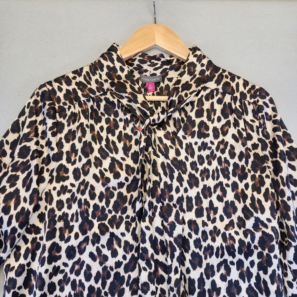 Vince Camuto Leopard Blouse NWT M Silky Tie Neck Pleated Bell Sleeve Boho - Picture 4 of 14